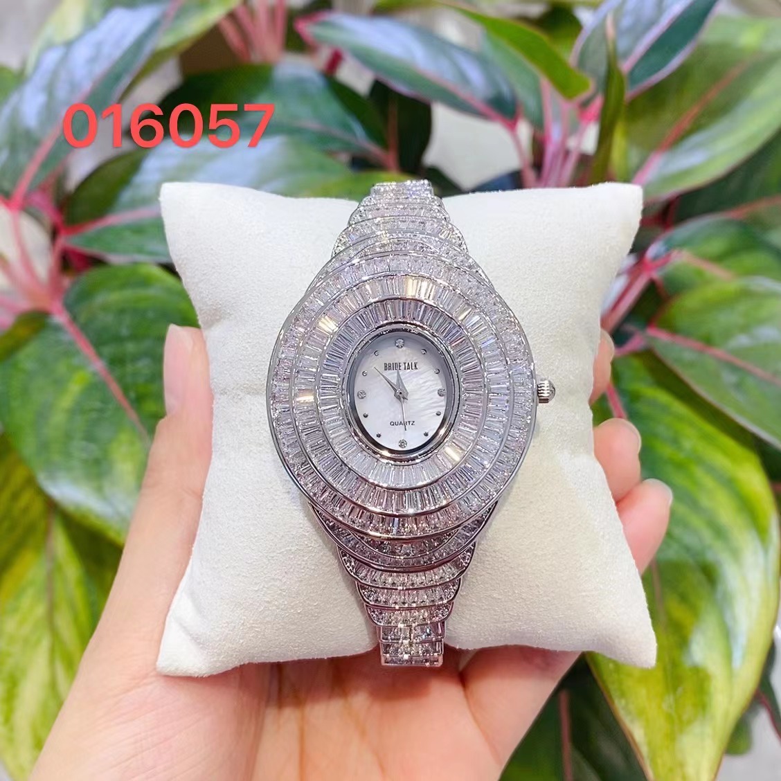 Luxury Watch Holder - 016057 Роскошные женские часы с браслетом