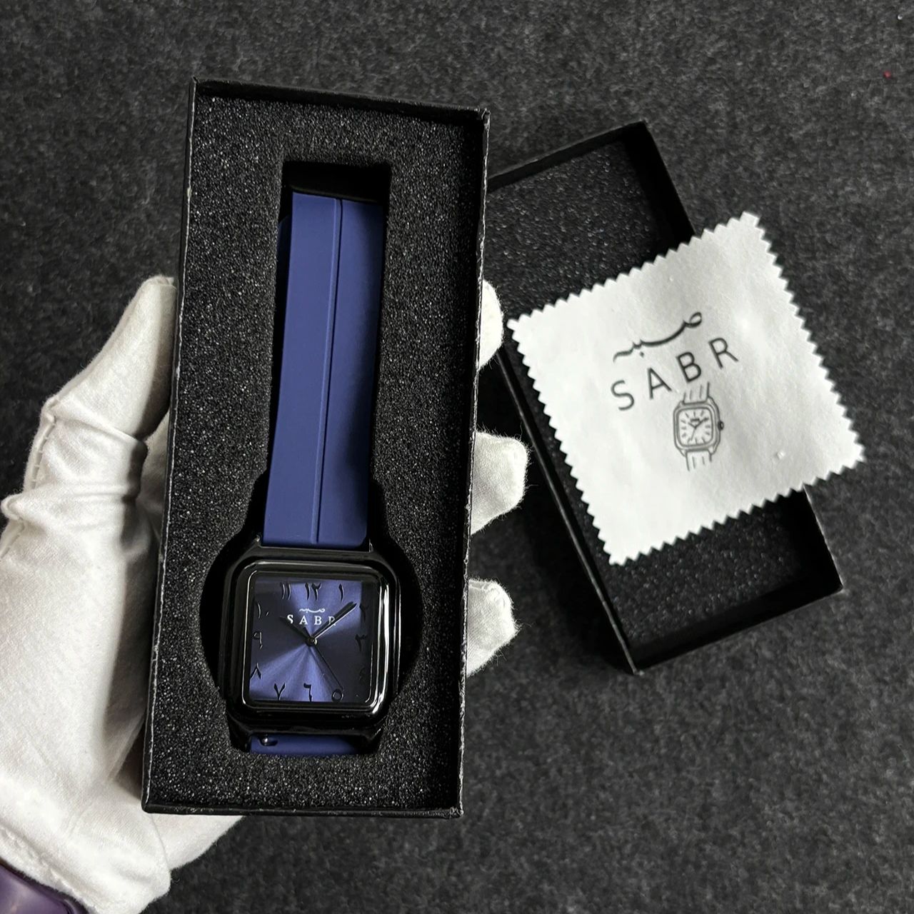 SABR часы с арабскими цифрами, – обзор и цена Luxury Watch With Rubber Strap