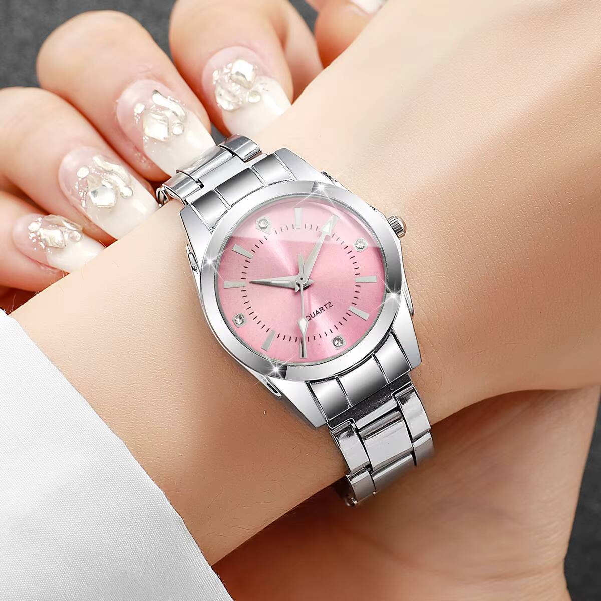 Роскошные женские часы со стра – обзор и цена Luxury Watch Holder