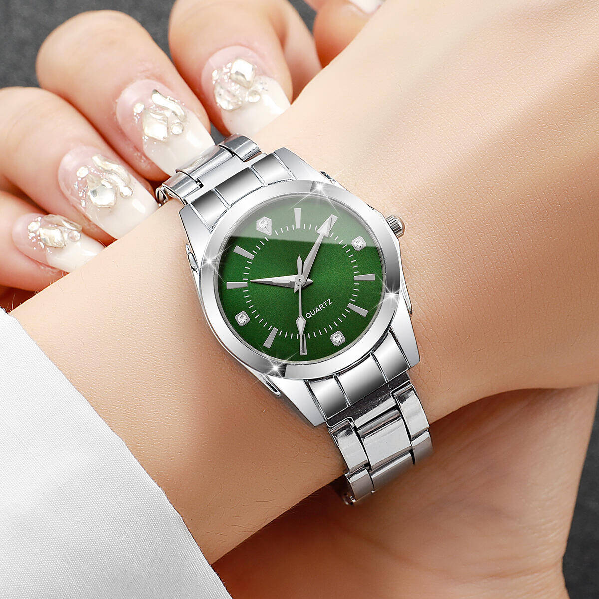 Роскошные женские часы со стра – обзор и цена Luxury Watch Holder